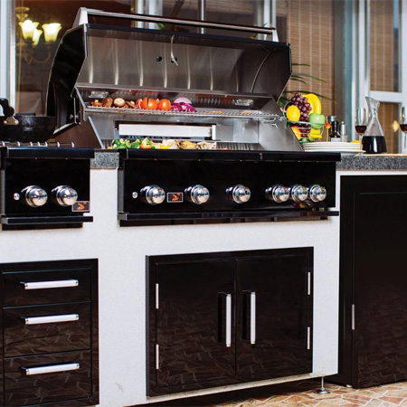 Whistler Grills offer a luxurious range of stainless steel freestanding gas barbecues, integrated built in grills and units, outdoor modular kitchens and a variety of accessories to match.
