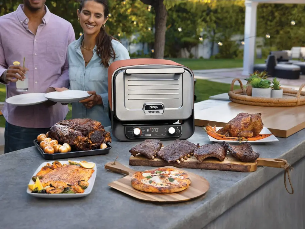 The latest innovation in Ninja’s outdoor appliance portfolio, the Ninja Woodfire Electric Outdoor Oven turns any garden into a kitchen – perfect for year-round entertaining, rain or shine.