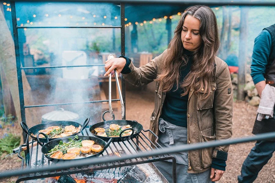With a growing passion for live-fire cooking, alongside her gardening and beekeeping, it was time for AMY NEWSOME to head to The Salt Box in Surrey.