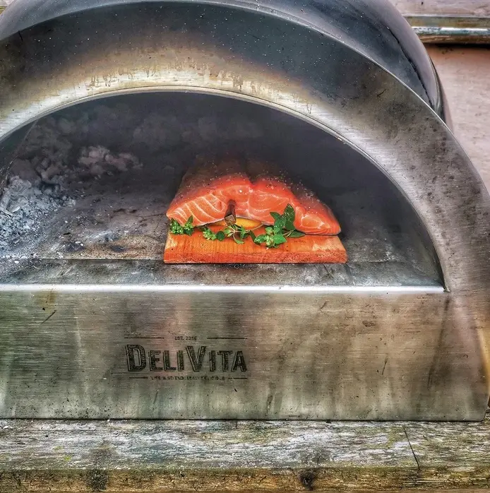 BBQ+Recipe+Planked+salmon+in+a+wood-fired+oven+1