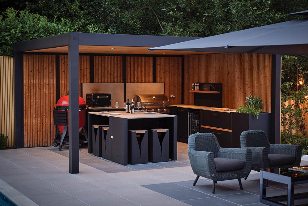 A partnership between Caribbean Blinds and Grillo is an outdoor cooking and entertaining solution for all seasons, as ISABELLE GRAY discovers